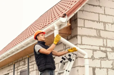 Pose et remplacement de gouttières à Cresseveuille